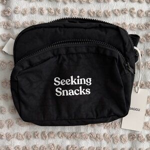 BAGGU Black Snack Print Crossbody